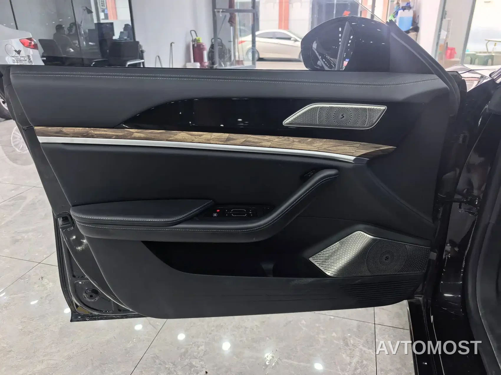 Nezha S 2022 Extended Range 1160km RWD Compact — фото 8
