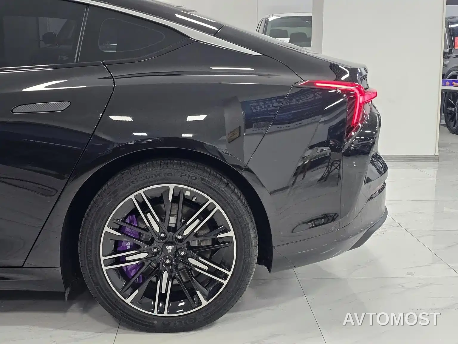 Nezha S 2024 Model Pure Electric 520km RWD Lite Edition — фото 6