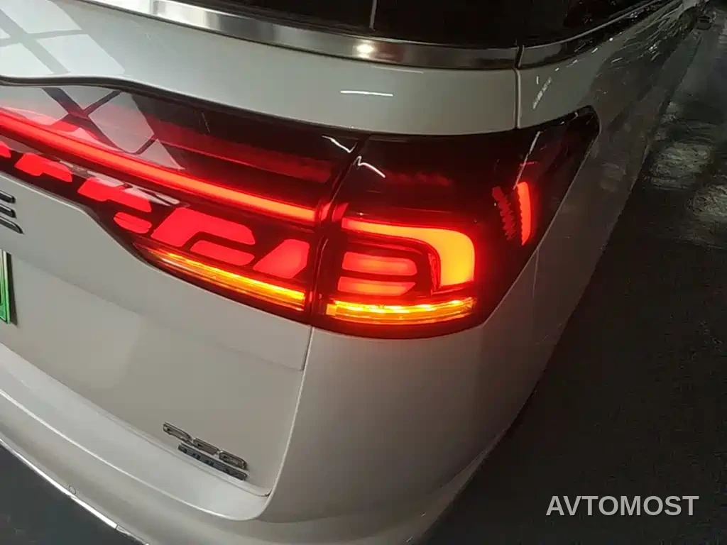 JAC Refine RF8 PHEV 2024 Smart Edition 1.5T 150KM Flagship (LFP) — фото 8