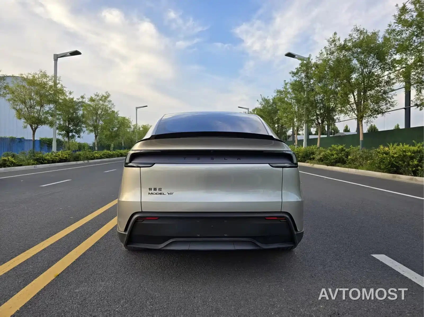 Tesla Model Y L 2025 Facelift Long Range AWD — фото 5