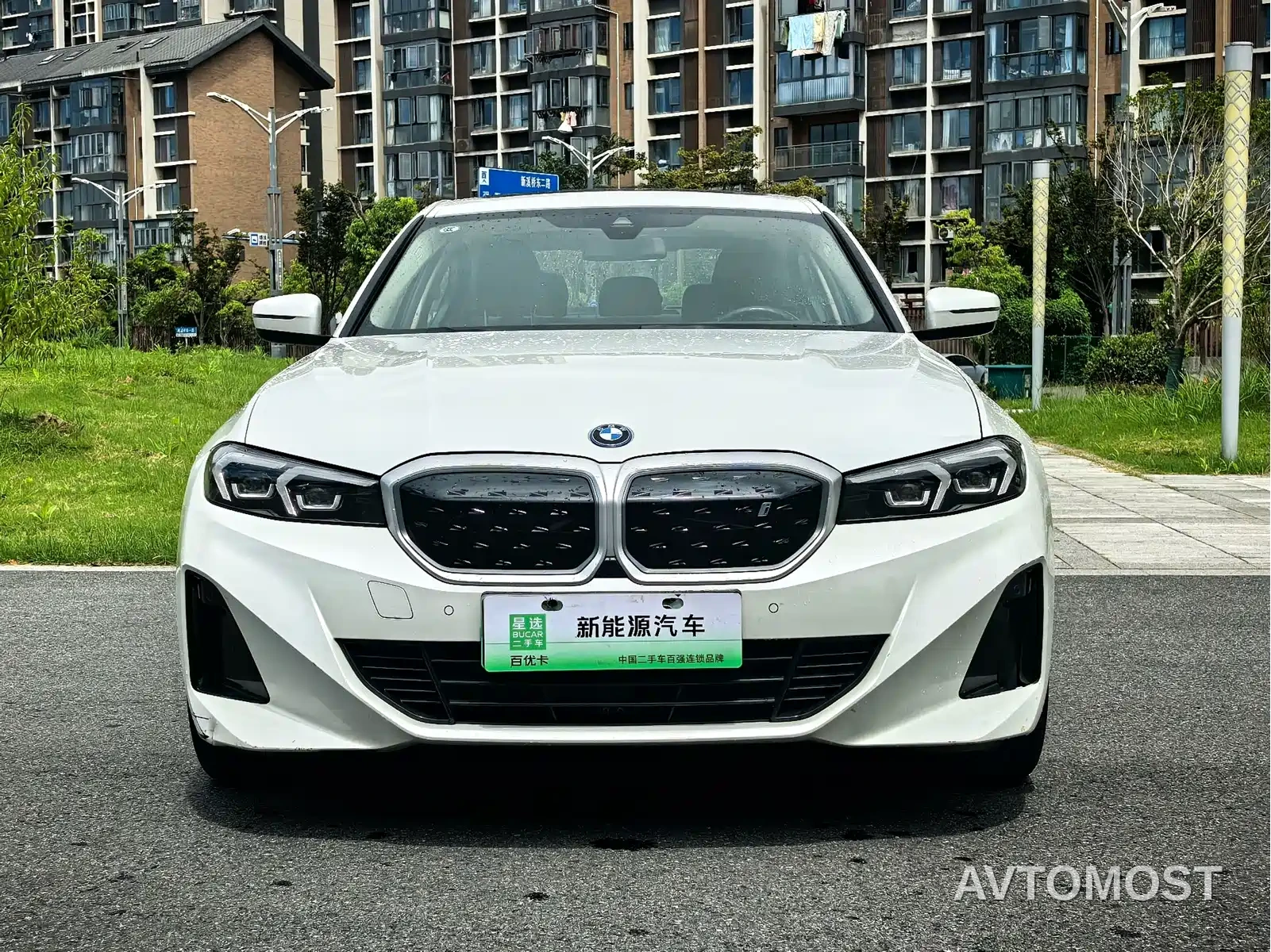 BMW i3 2022 eDrive 35 L — фото 2