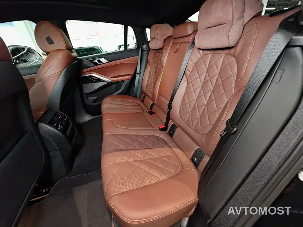 BMW X6 2023 xDrive40i M Sport Package — фото 31