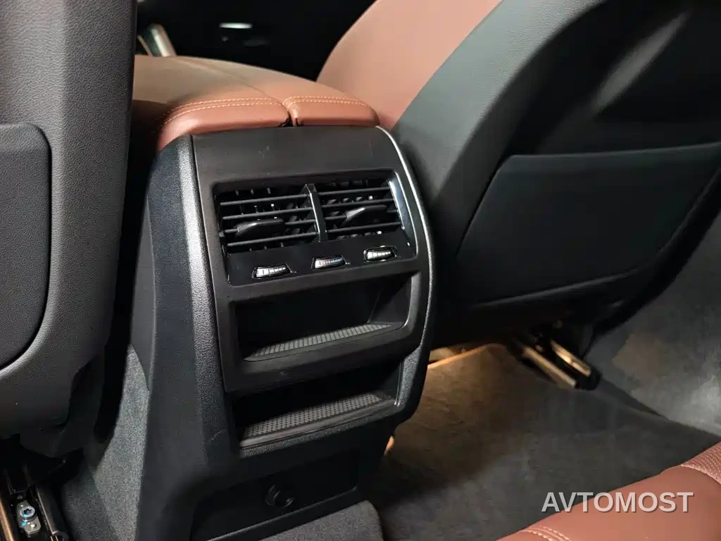 BMW X6 2023 xDrive40i M Sport Package — фото 32