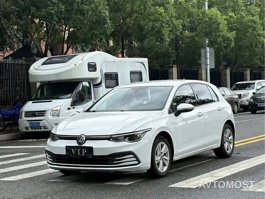 Volkswagen Golf 2021 200TSI DSG