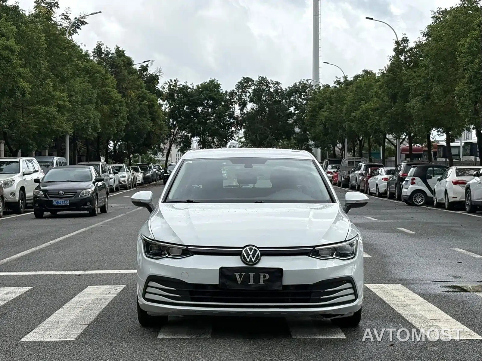 Volkswagen Golf 2021 200TSI DSG — фото 2