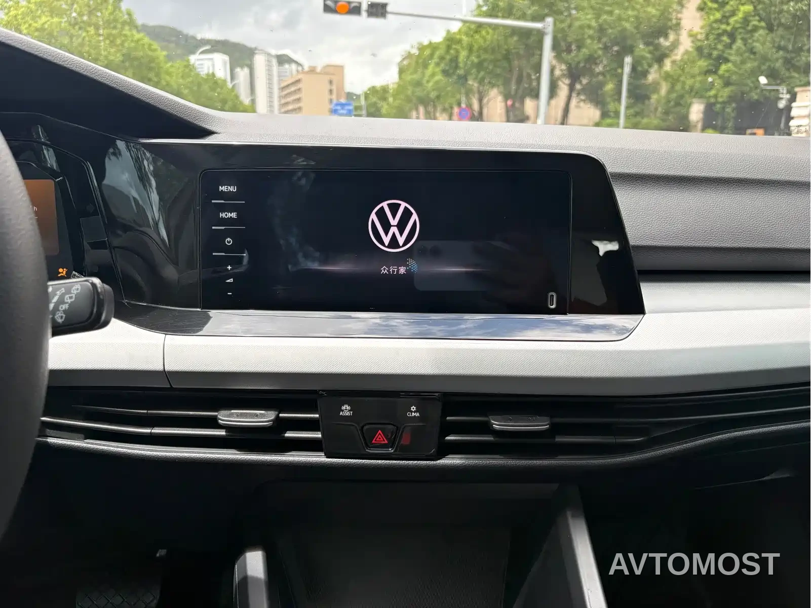 Volkswagen Golf 2021 200TSI DSG — фото 10
