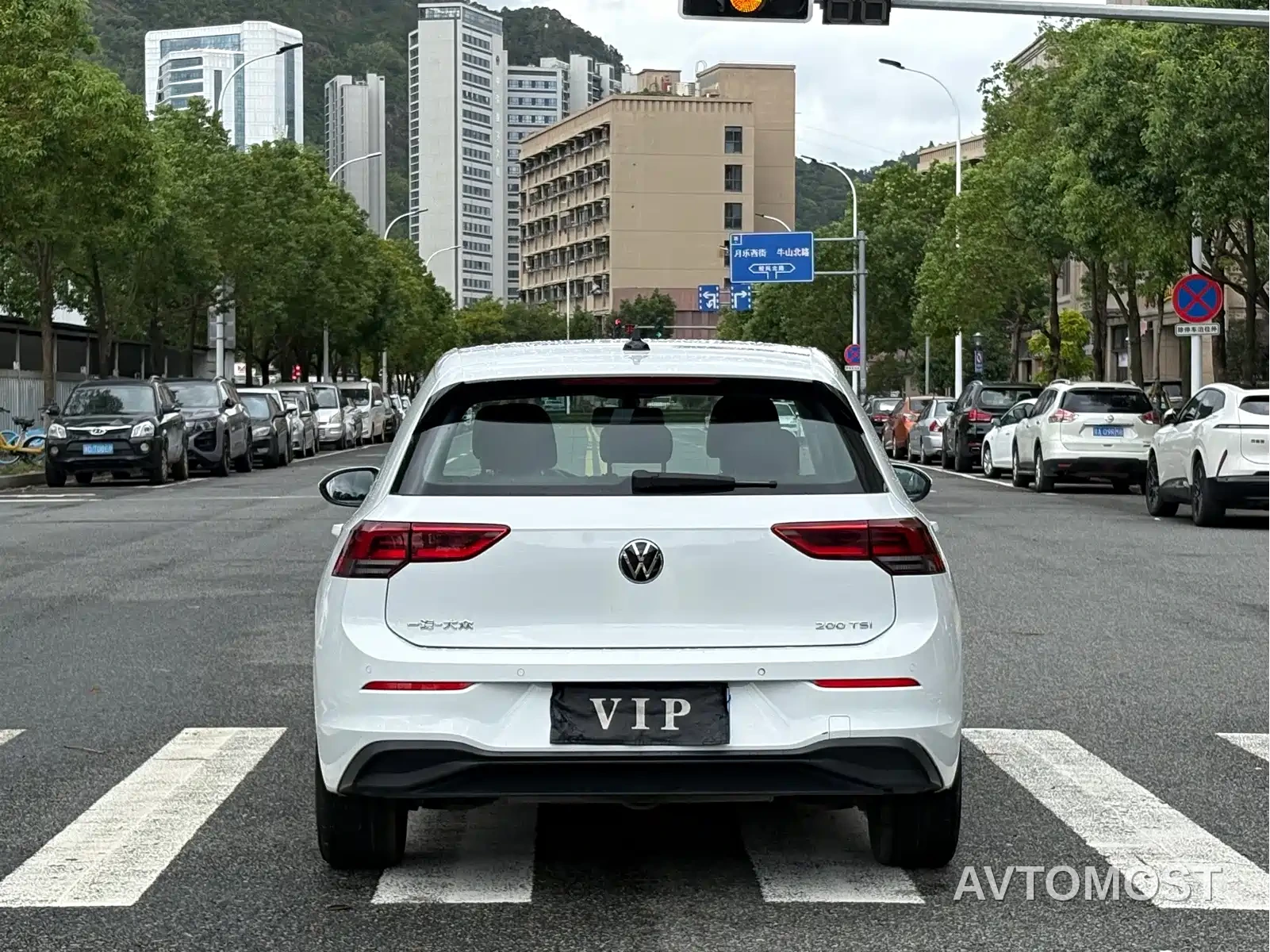 Volkswagen Golf 2021 200TSI DSG — фото 13