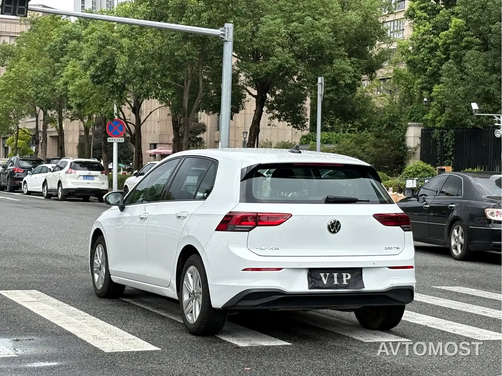 Volkswagen Golf 2021 200TSI DSG — фото 14