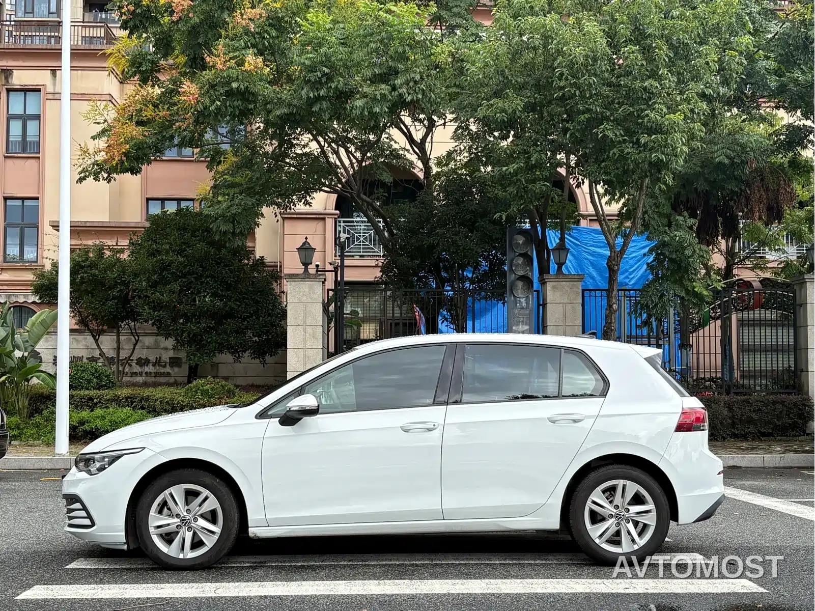 Volkswagen Golf 2021 200TSI DSG — фото 15