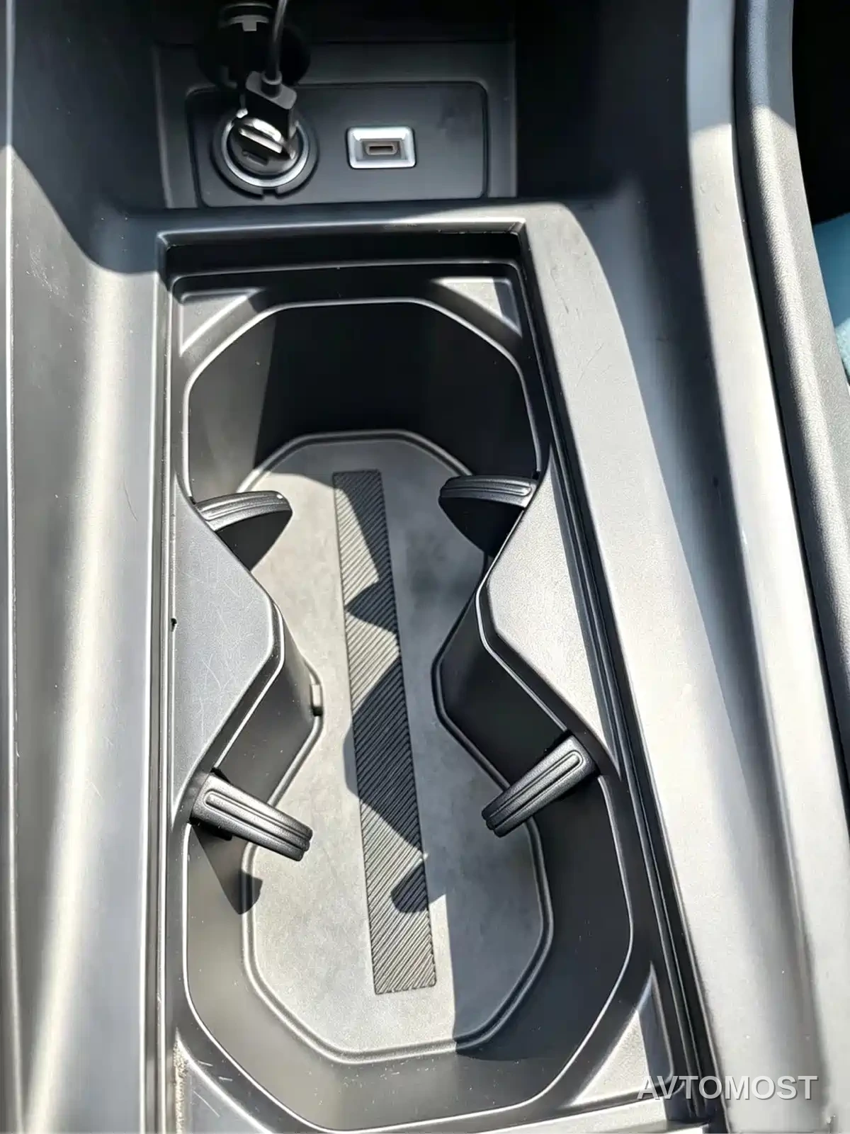 Peugeot 408X 2023 Model Boundless Edition — фото 23