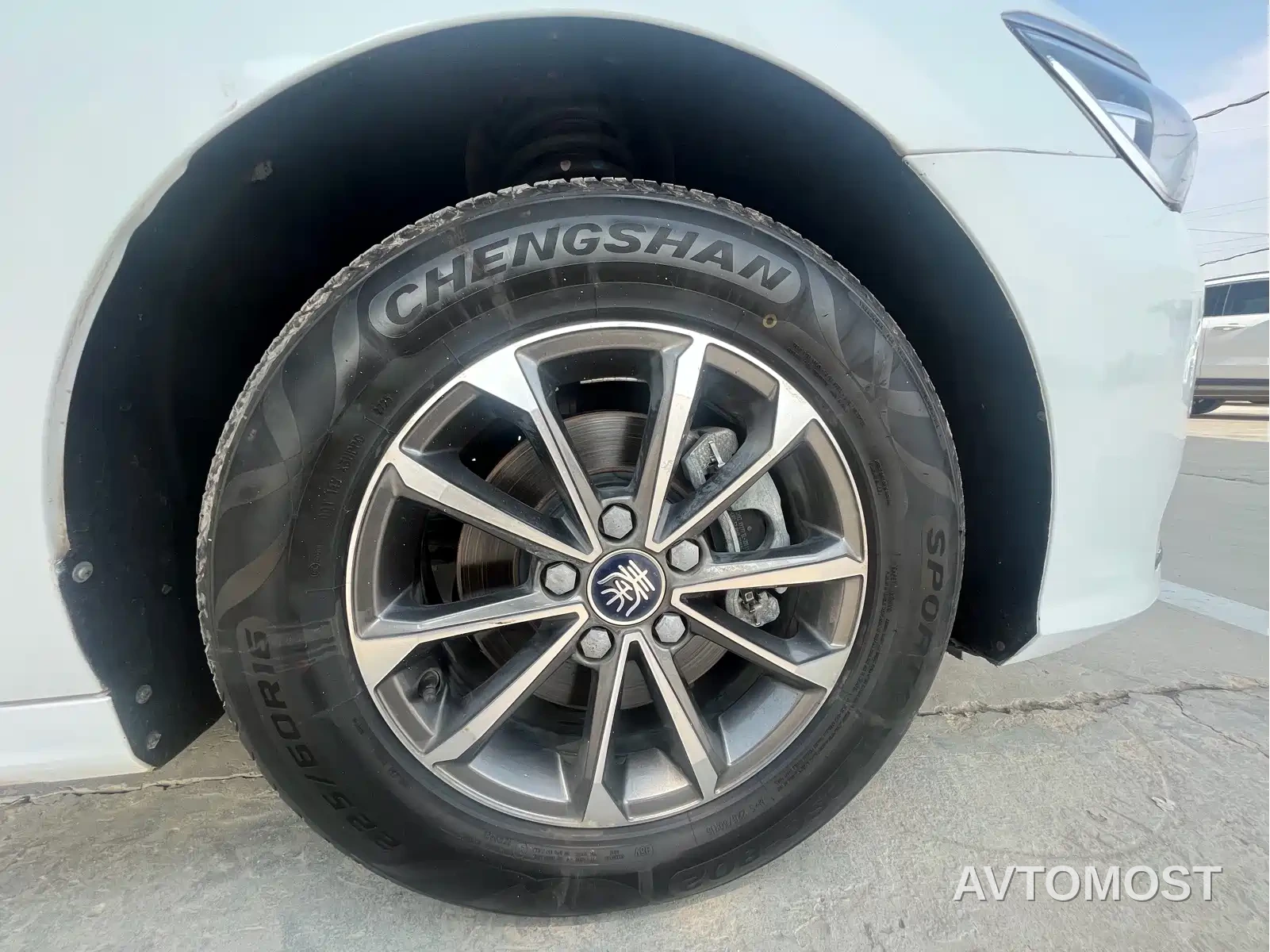 BYD Qin PLUS 2023 Champion Edition DM-i 55KM Leading — фото 16