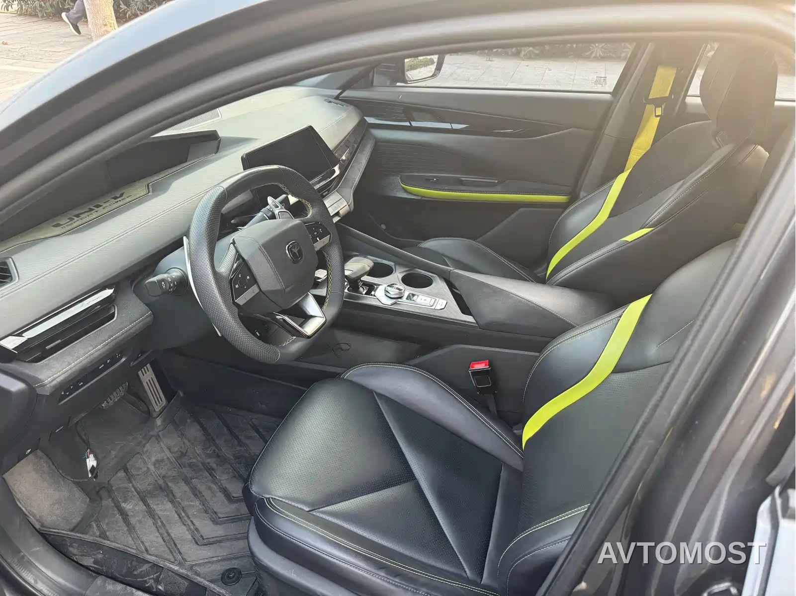 Changan UNI-V 2022 1.5T Sport Edition — фото 7
