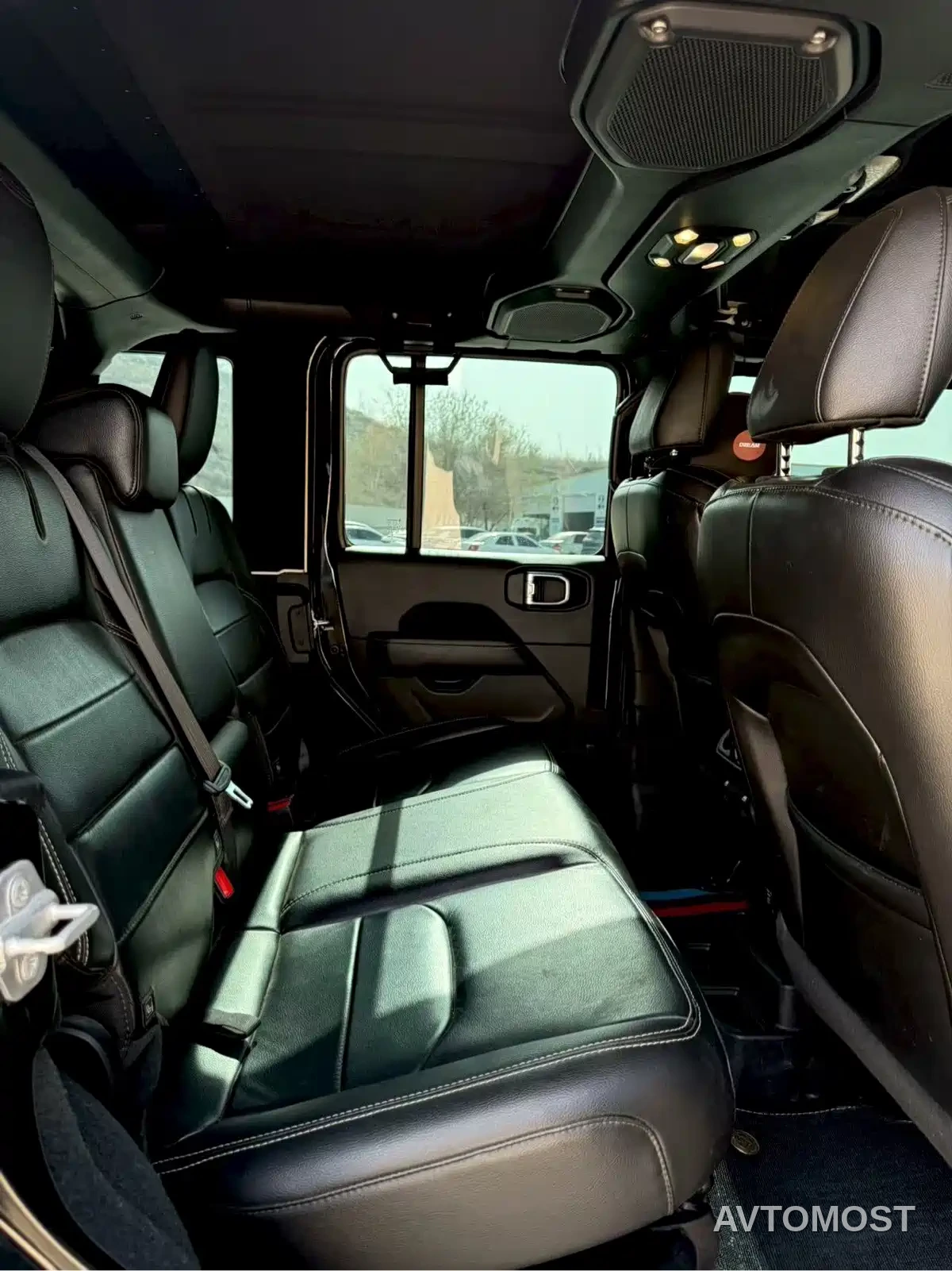 Jeep Wrangler 4xe 2021 4-Door 2.0T 4xe Sahara — фото 6