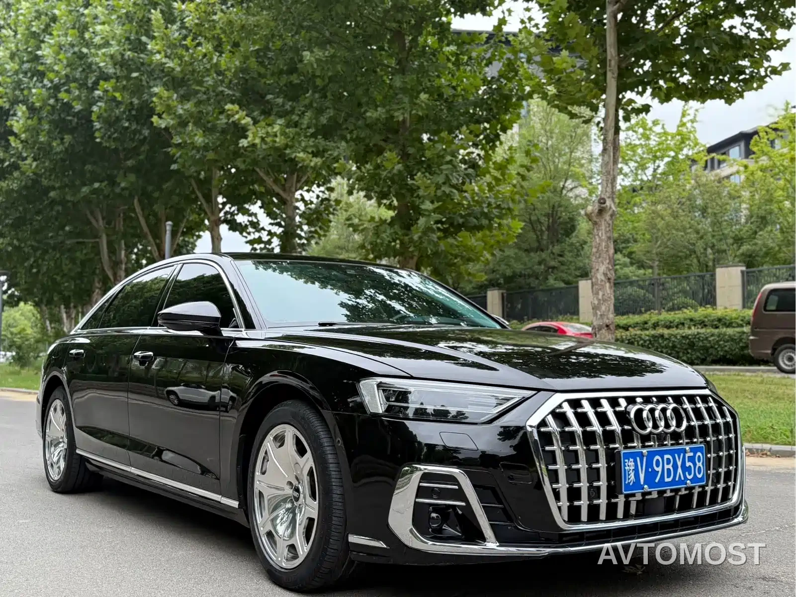 Audi A8 2022 A8L 50 TFSI quattro Comfort Collector's Edition — фото 3