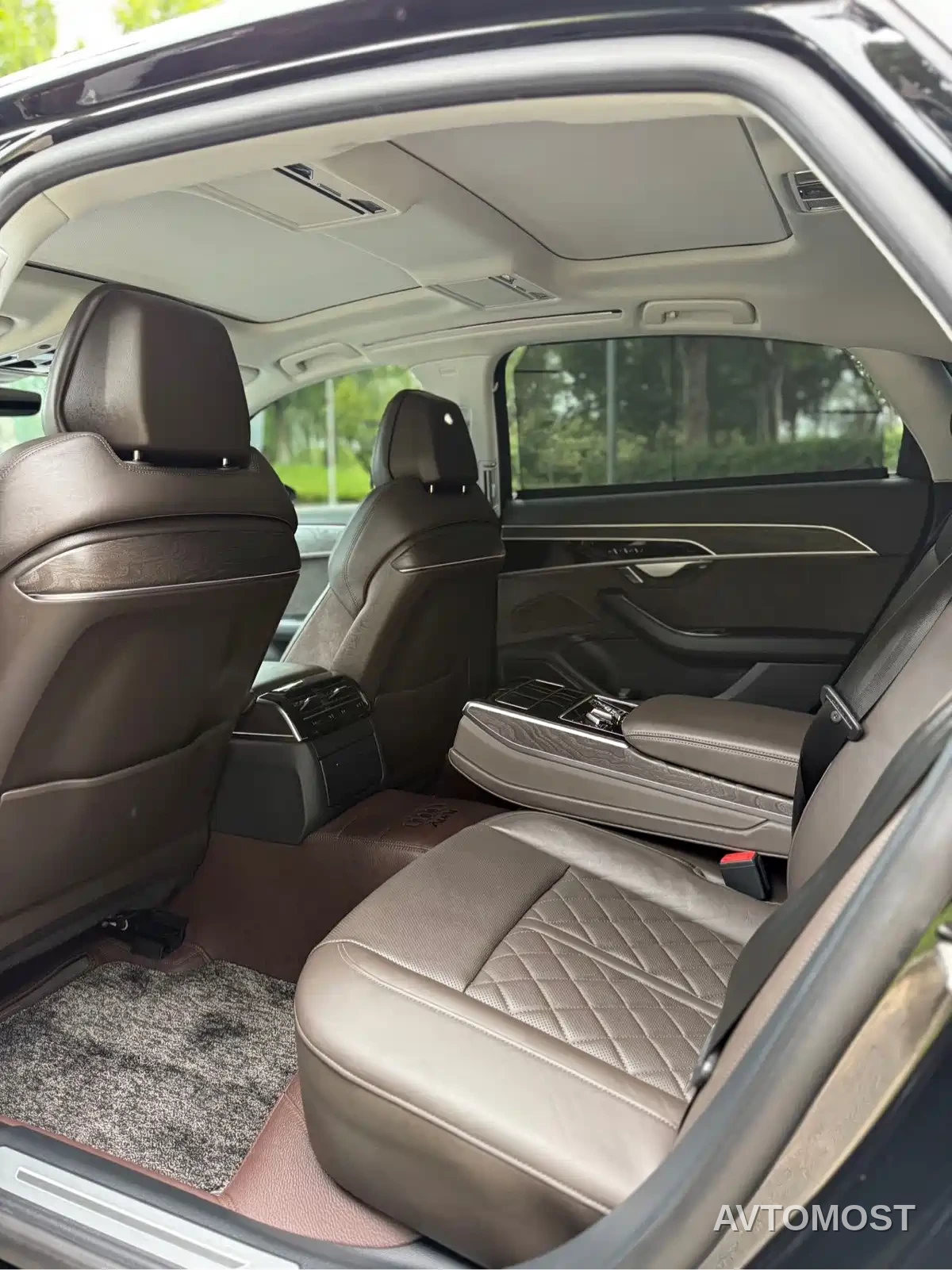 Audi A8 2022 A8L 50 TFSI quattro Comfort Collector's Edition — фото 5