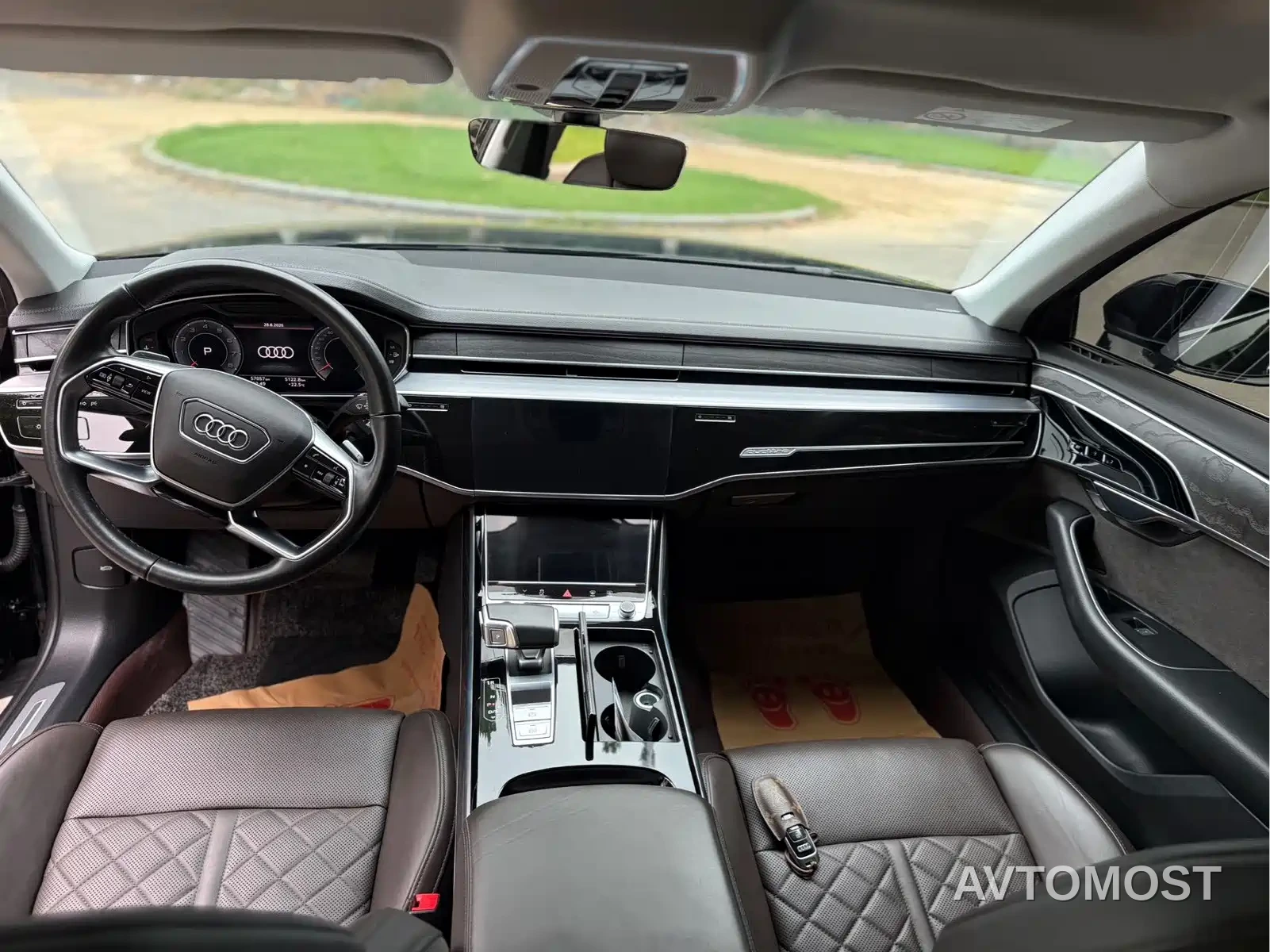 Audi A8 2022 A8L 50 TFSI quattro Comfort Collector's Edition — фото 6