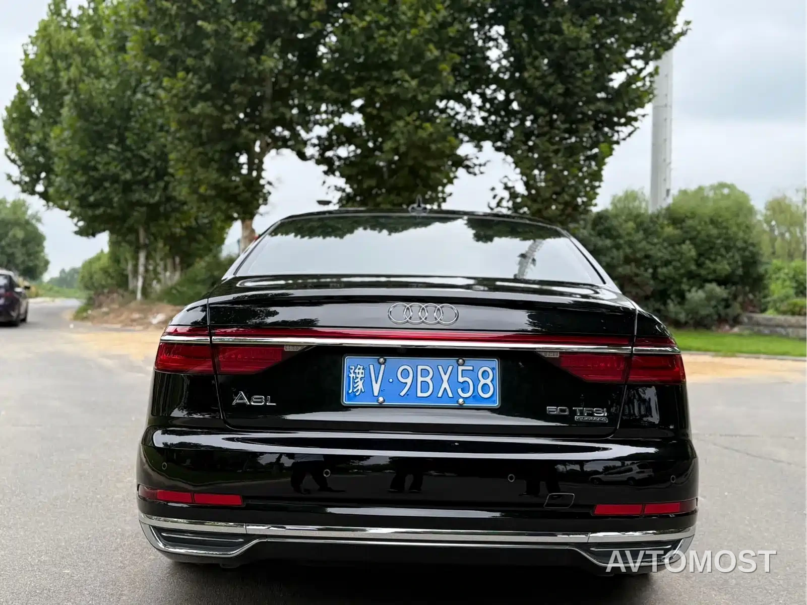 Audi A8 2022 A8L 50 TFSI quattro Comfort Collector's Edition — фото 8