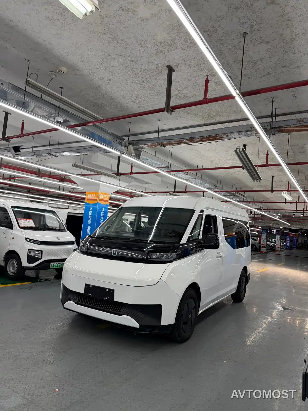 Yuan Cheng Farizon Super VAN 2024 Model Smart Wealth Edition Short Wheelbase Medium Roof 83kWh — фото 1