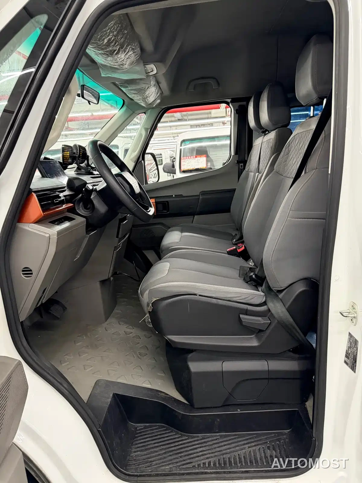 Yuan Cheng Farizon Super VAN 2024 Model Smart Wealth Edition Short Wheelbase Medium Roof 83kWh — фото 26