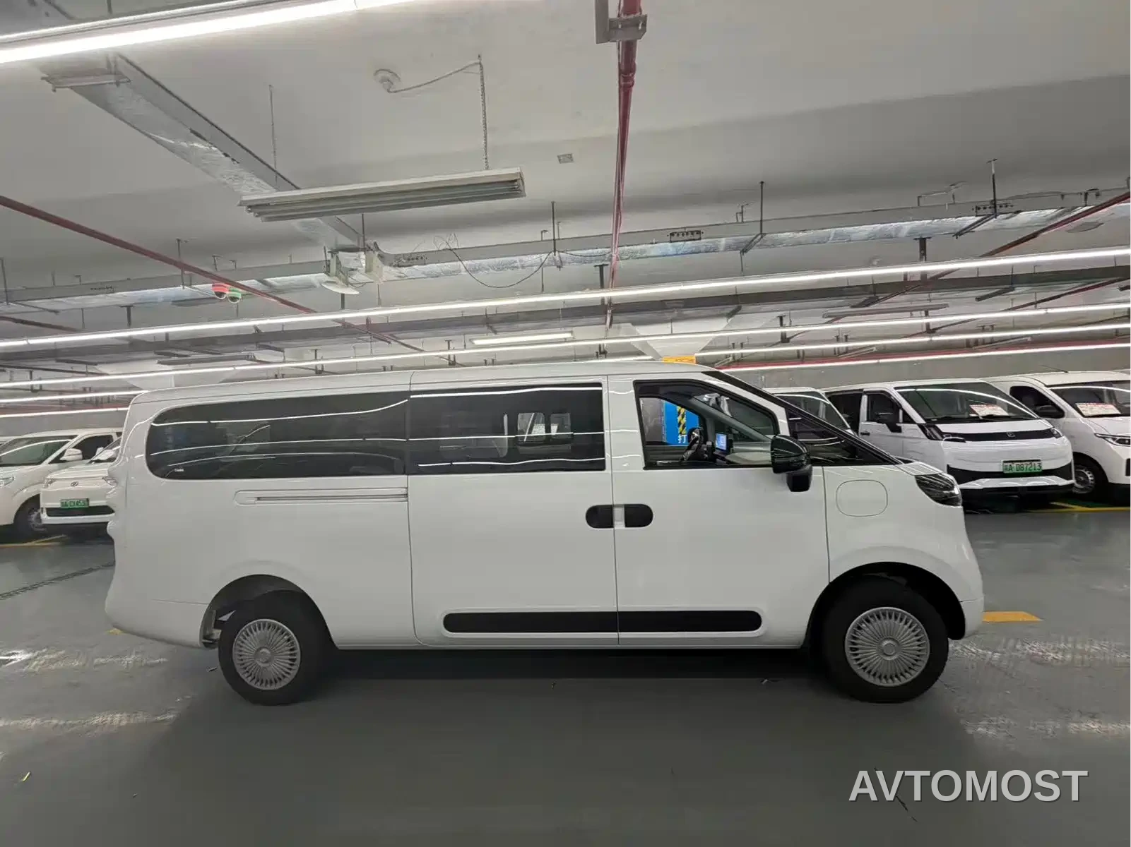 SAIC Maxus Dana V1L 2025 Model Low Roof Multi-purpose Version 50kWh — фото 4