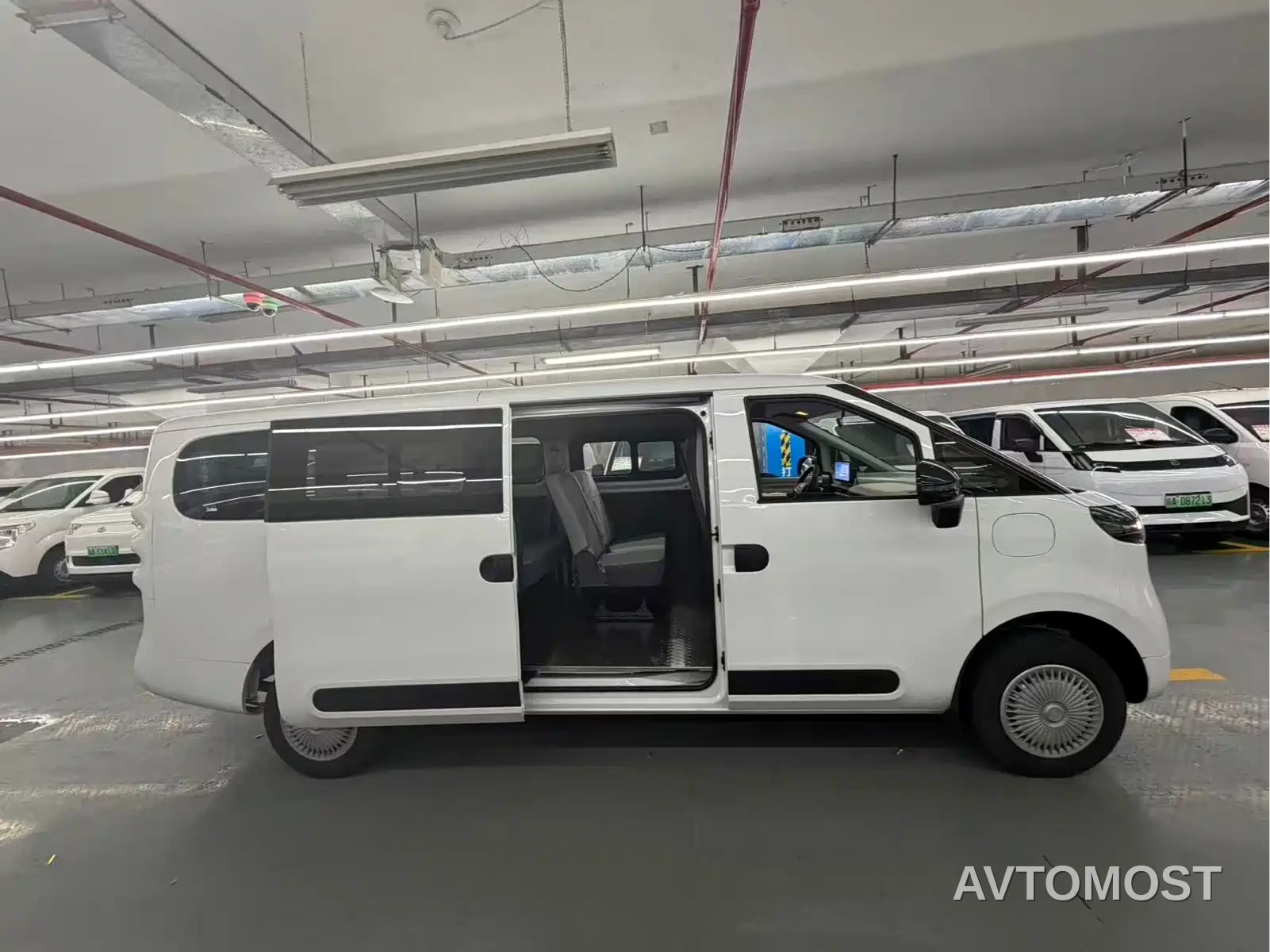 SAIC Maxus Dana V1L 2025 Model Low Roof Multi-purpose Version 50kWh — фото 5