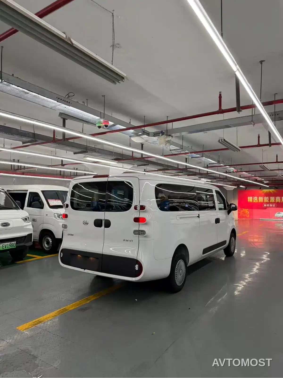 SAIC Maxus Dana V1L 2025 Model Low Roof Multi-purpose Version 50kWh — фото 8