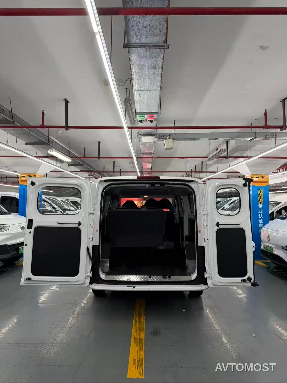 SAIC Maxus Dana V1L 2025 Model Low Roof Multi-purpose Version 50kWh — фото 9