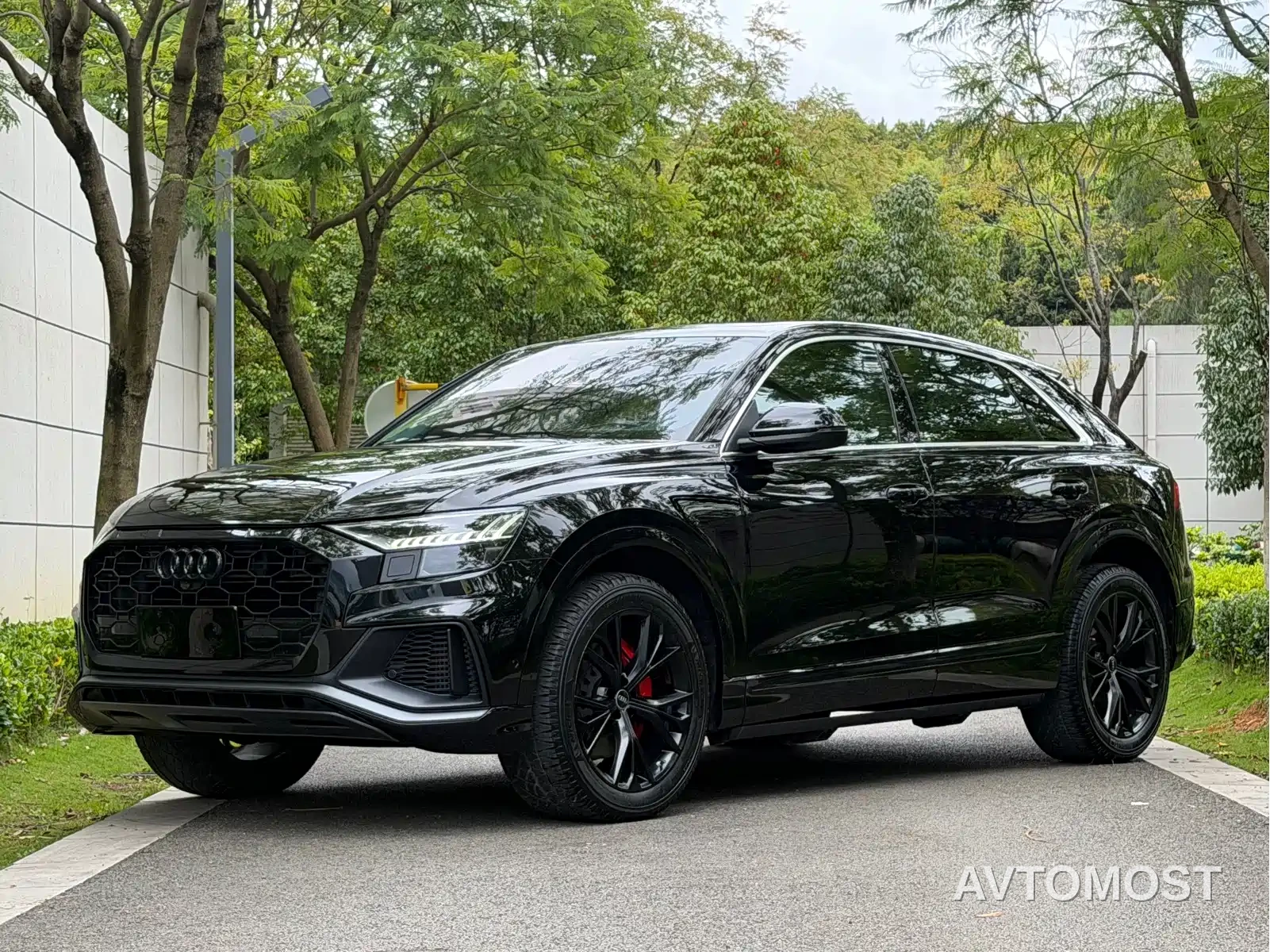 Audi Q8 2022 55 TFSI Luxury Dynamic — фото 1