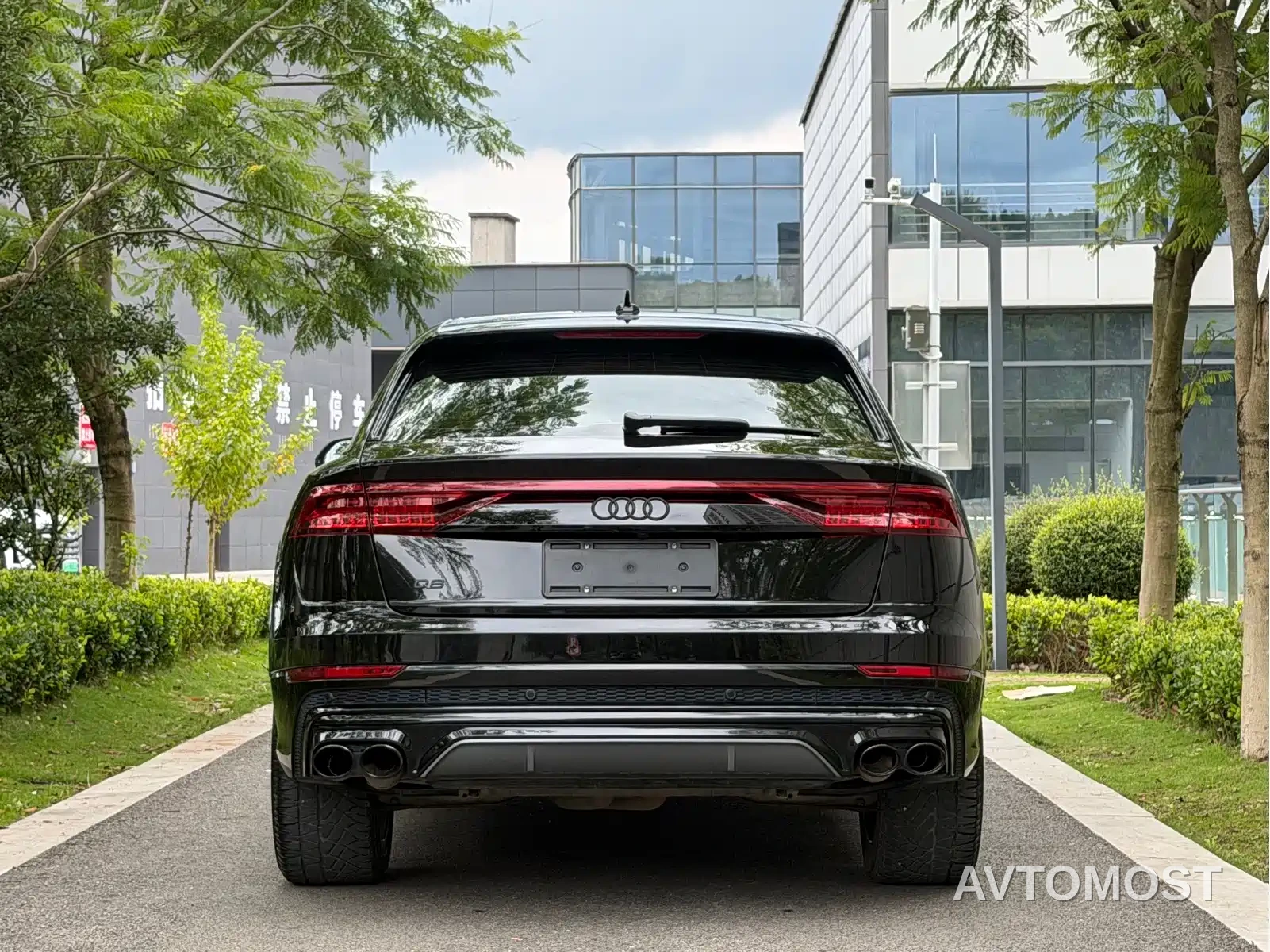 Audi Q8 2022 55 TFSI Luxury Dynamic — фото 5