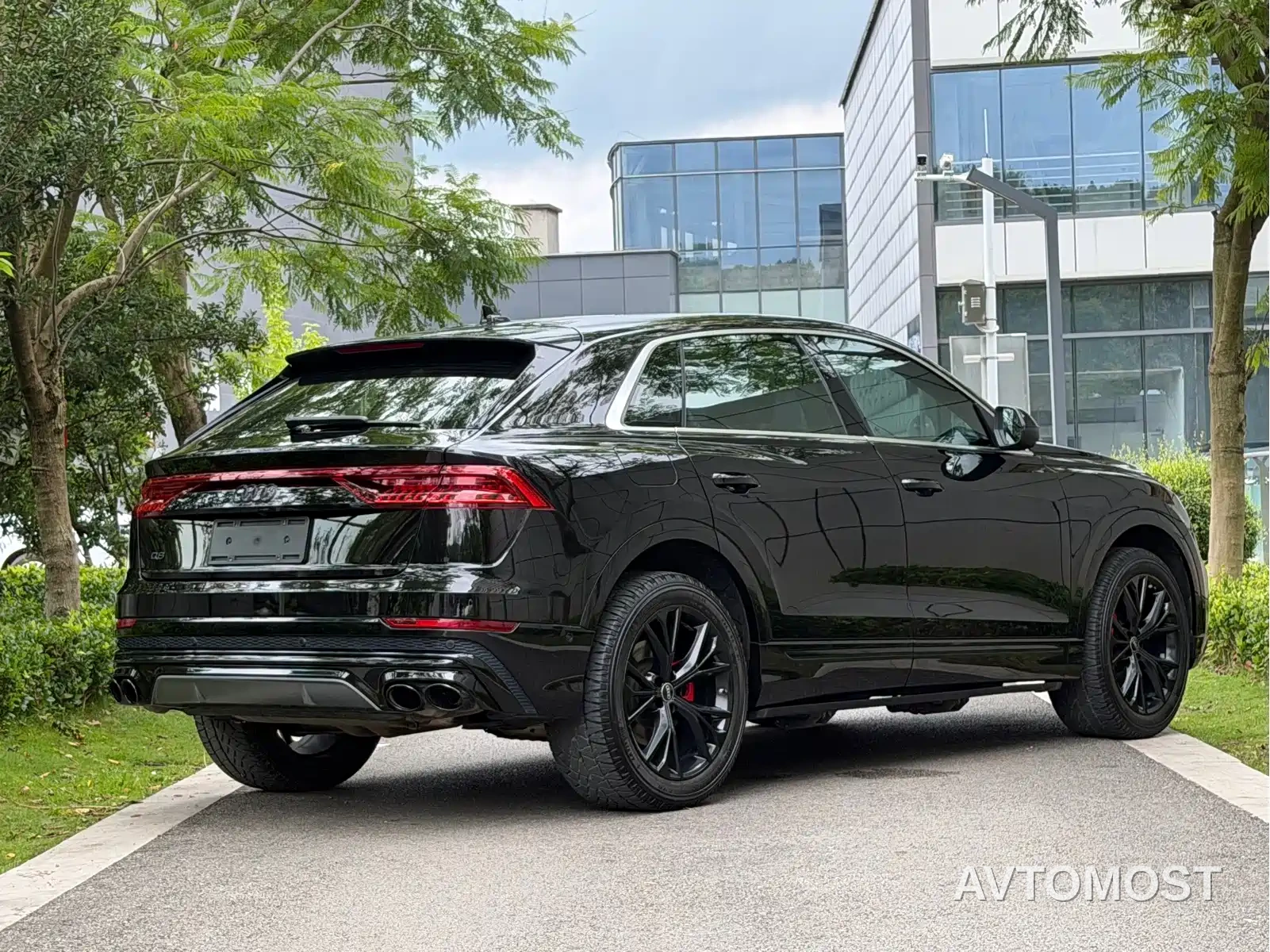Audi Q8 2022 55 TFSI Luxury Dynamic — фото 6
