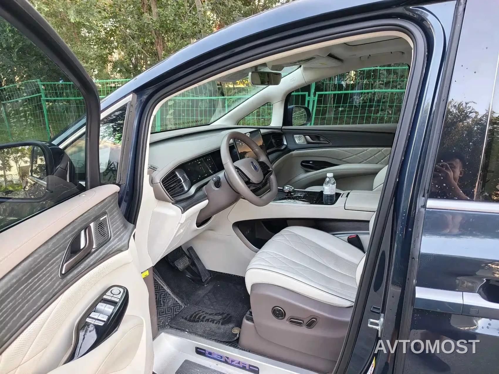 Denza D9 2022 DM-i 970 AWD Flagship — фото 4