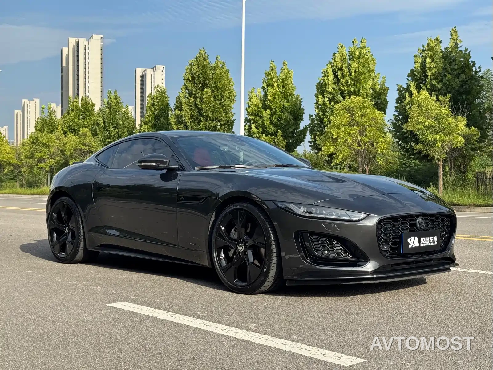 Jaguar F-TYPE 2024 P300 75th Anniversary Collector's Hardtop Edition — фото 3