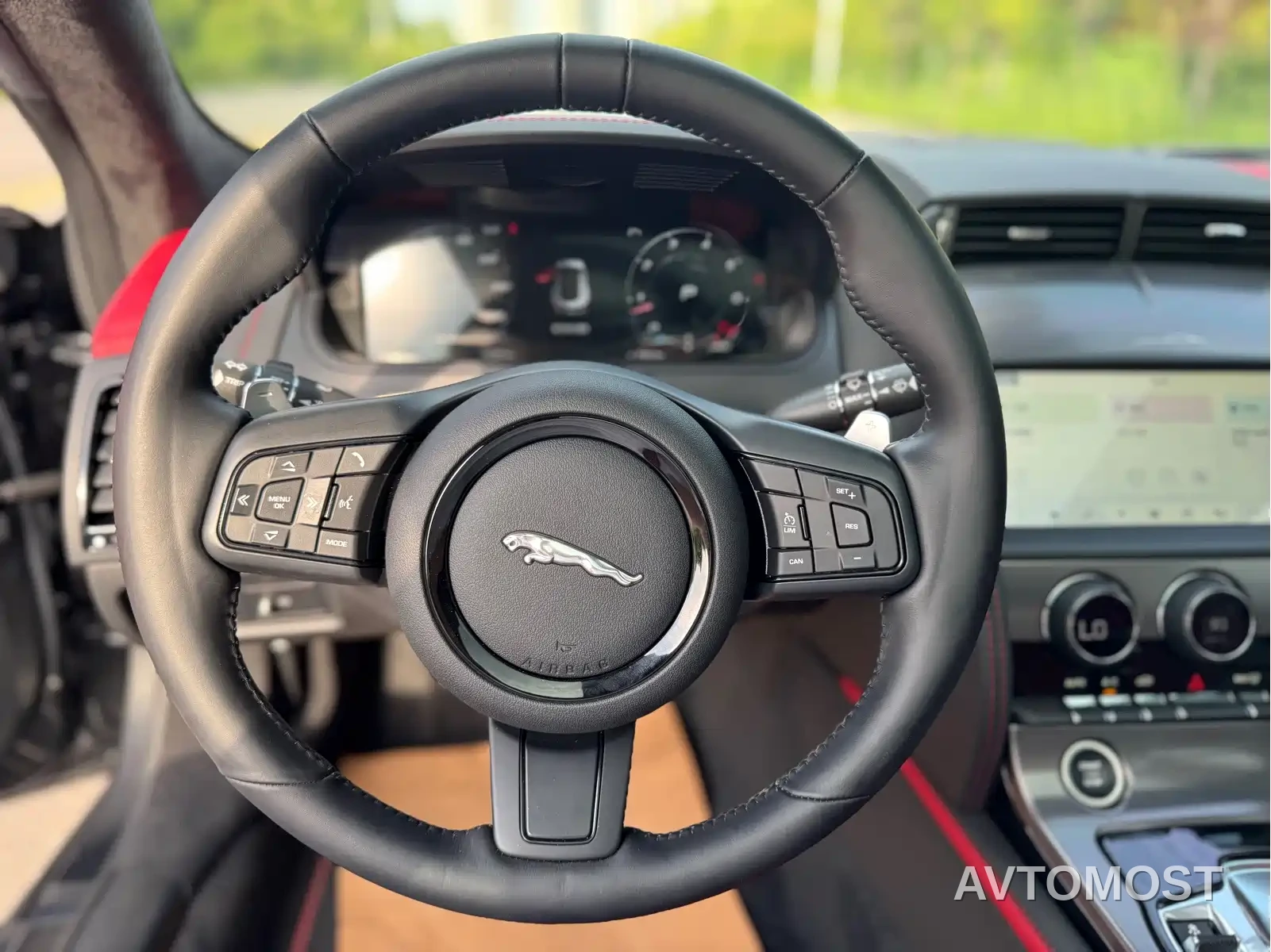 Jaguar F-TYPE 2024 P300 75th Anniversary Collector's Hardtop Edition — фото 6
