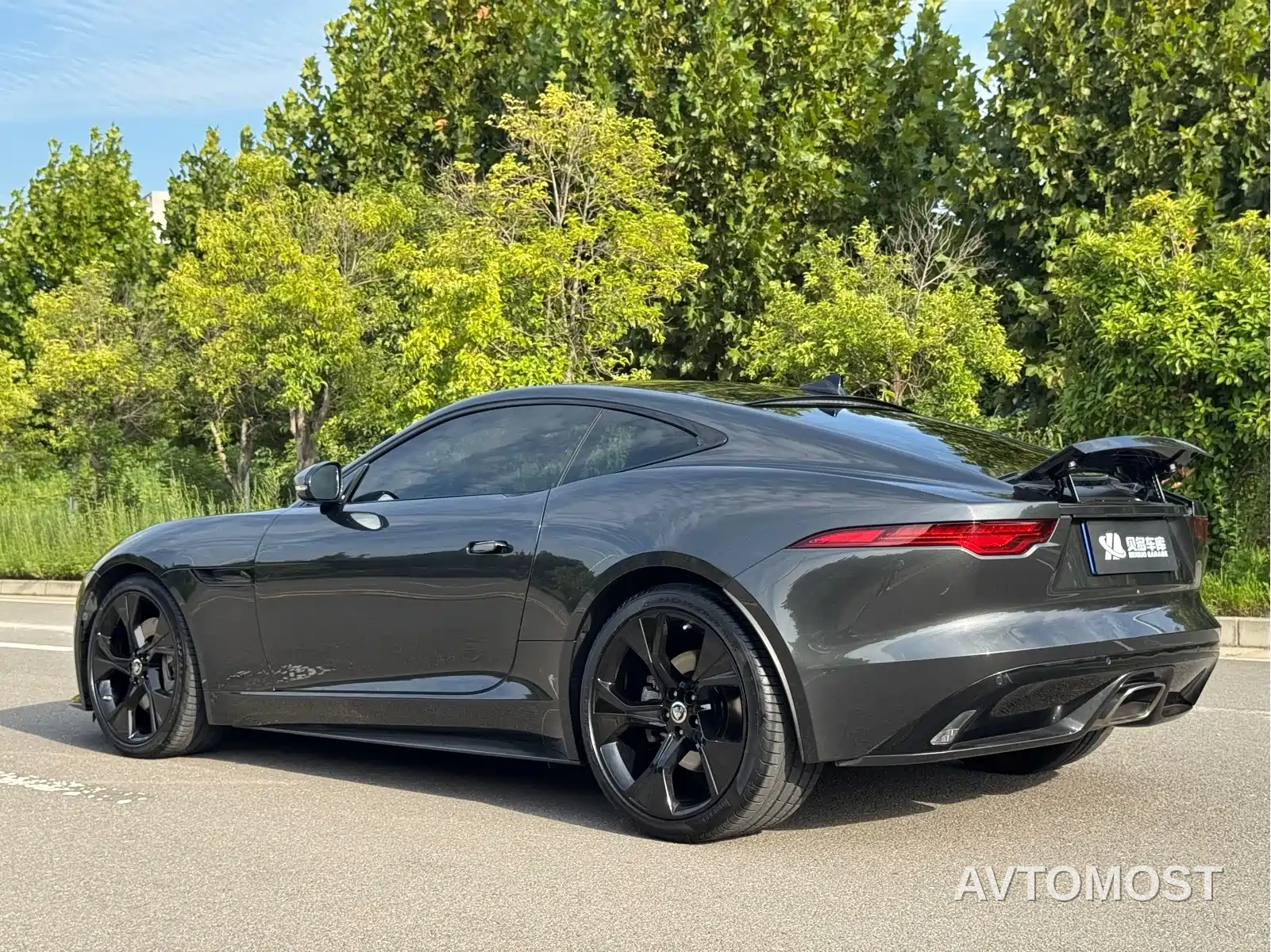 Jaguar F-TYPE 2024 P300 75th Anniversary Collector's Hardtop Edition — фото 7