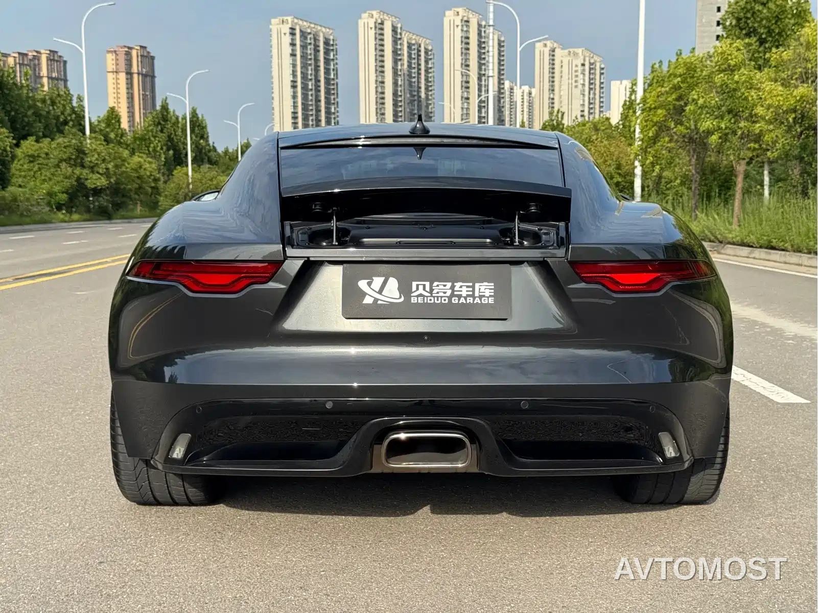 Jaguar F-TYPE 2024 P300 75th Anniversary Collector's Hardtop Edition — фото 8