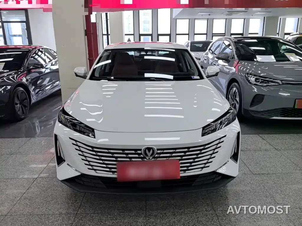 Changan Eado PHEV 2025 Smart New Blue Whale 145KM Battleship Edition — фото 3