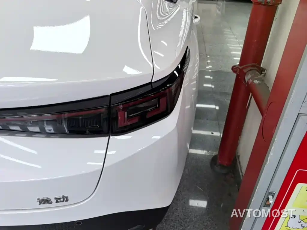 Changan Eado PHEV 2025 Smart New Blue Whale 145KM Battleship Edition — фото 8