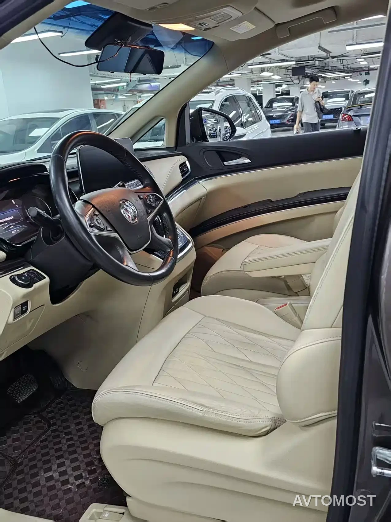 Buick GL8 2023 Land Business Class 652T Smart Luxury — фото 3