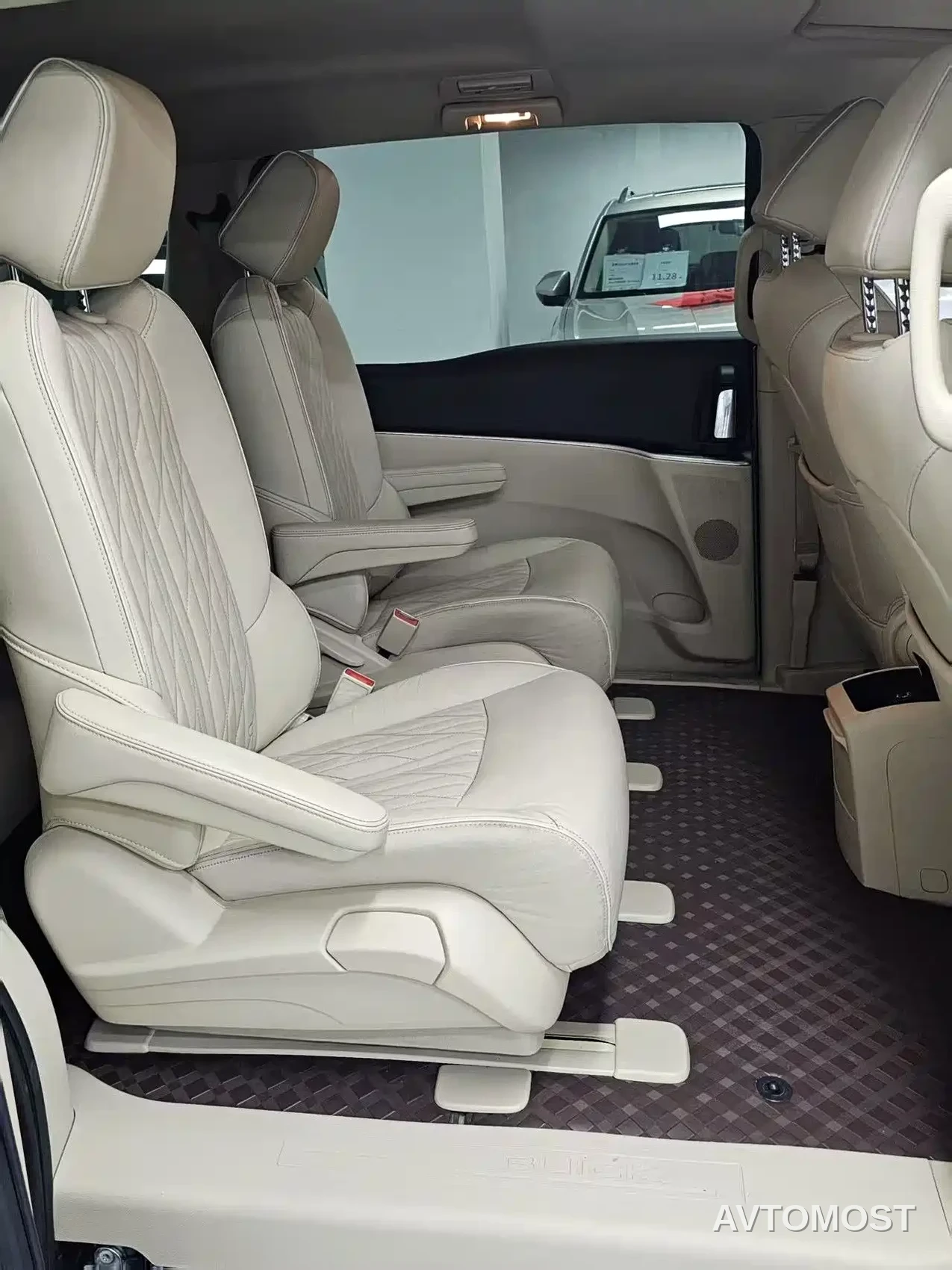 Buick GL8 2023 Land Business Class 652T Smart Luxury — фото 8