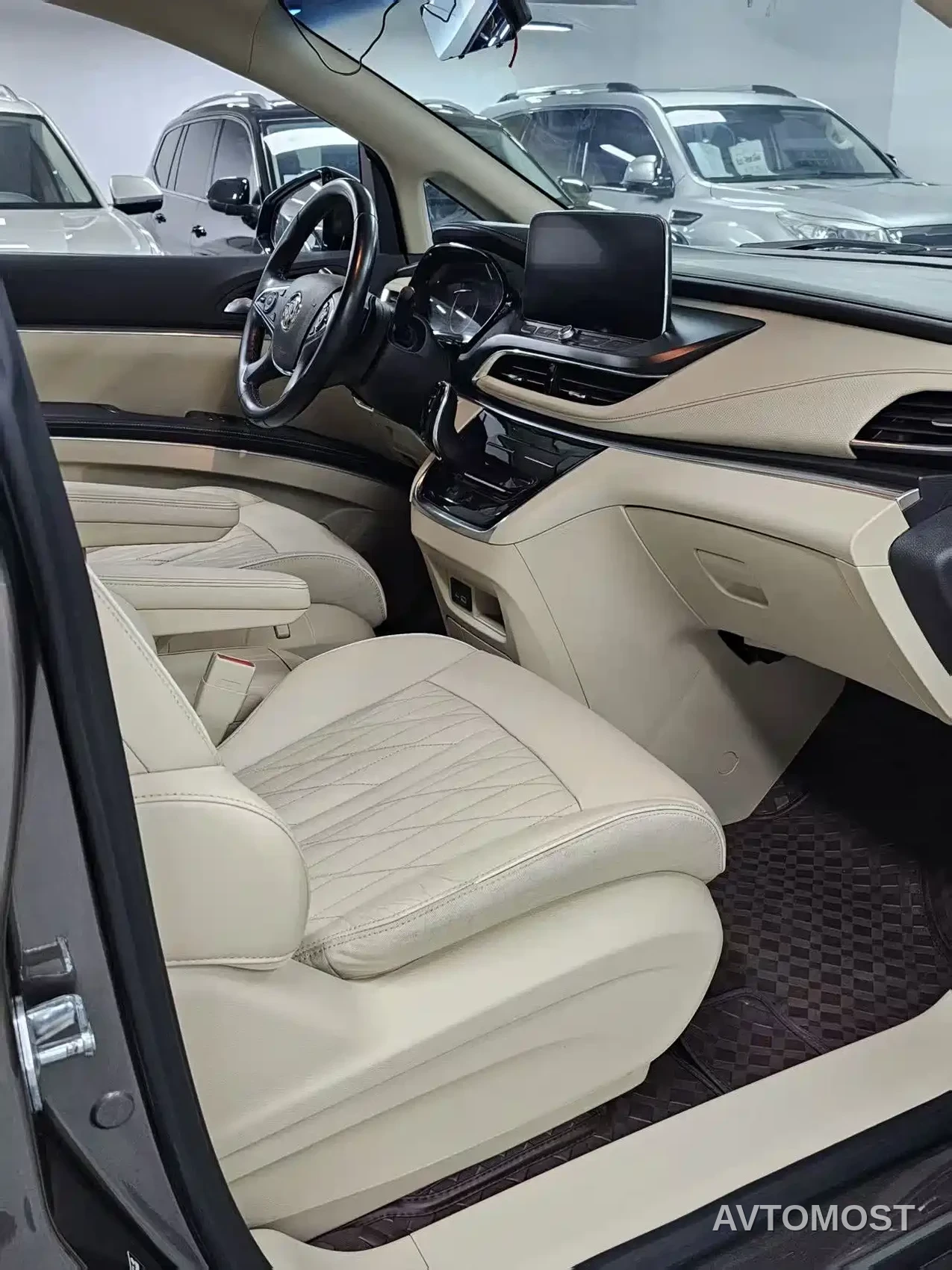 Buick GL8 2023 Land Business Class 652T Smart Luxury — фото 9