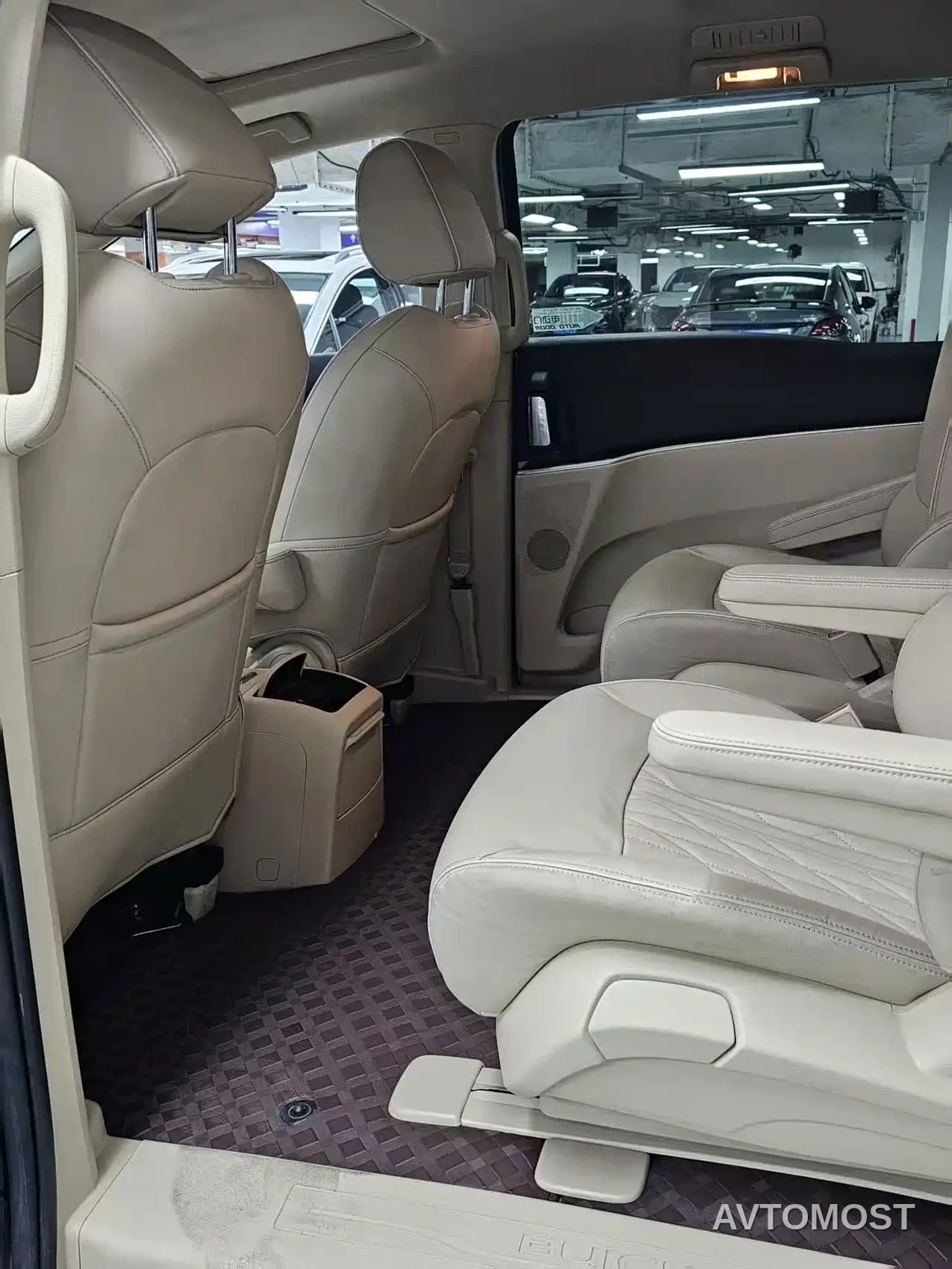 Buick GL8 2023 Land Business Class 652T Smart Luxury — фото 10