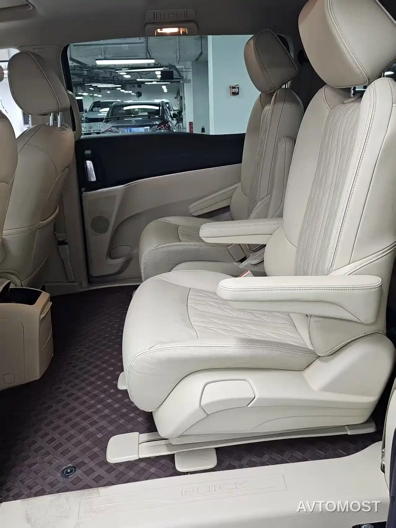 Buick GL8 2023 Land Business Class 652T Smart Luxury — фото 11