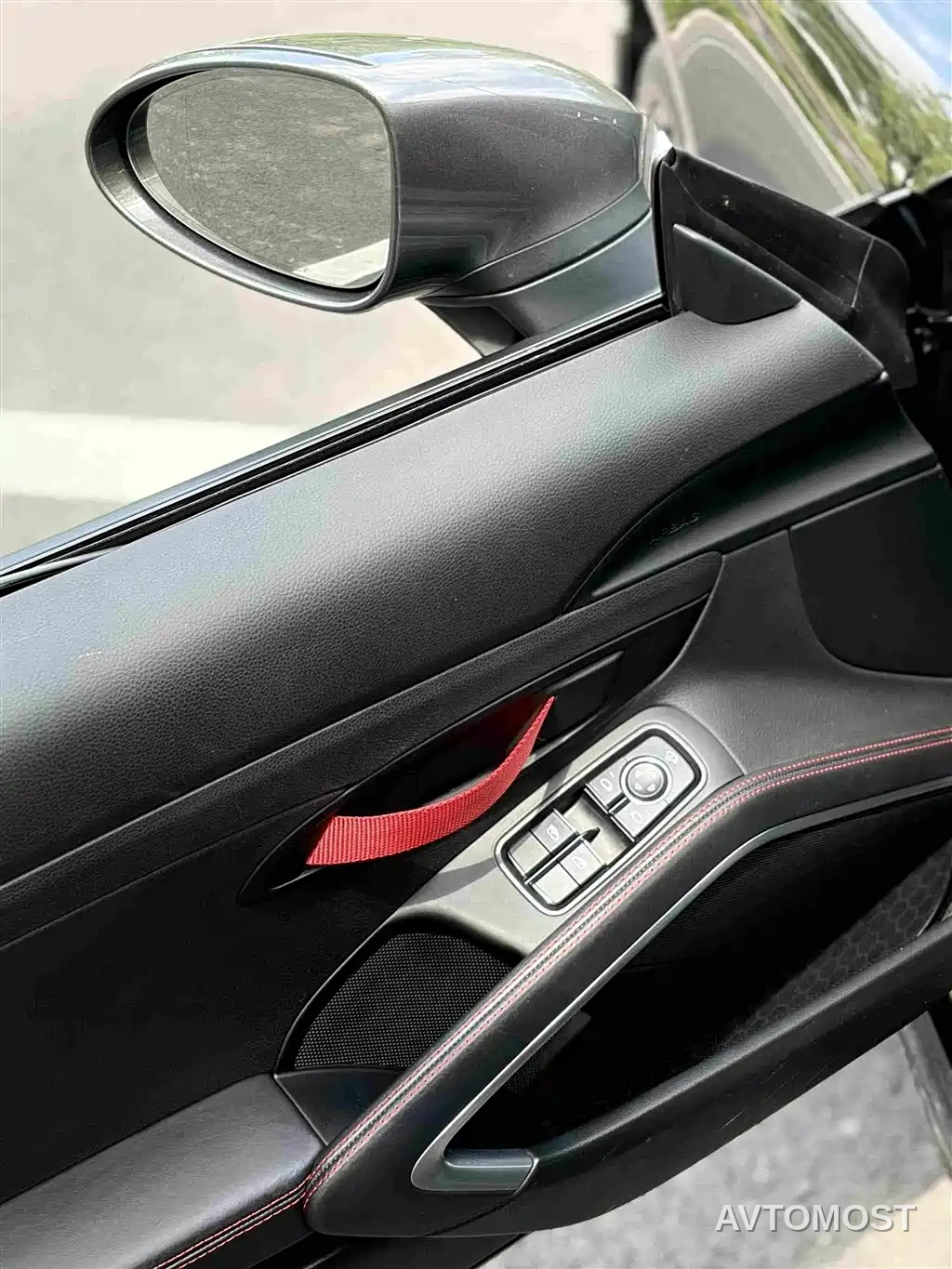 Porsche 718 2022 Cayman T 2.0T — фото 14