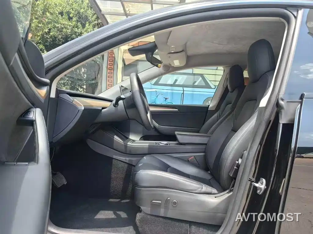 Tesla Model Y 2021 Standard Range Rear-Wheel Drive — фото 5