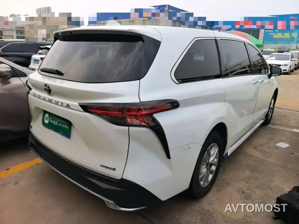 Toyota Granvia 2023 2.5L Hybrid Comfort Edition — фото 5