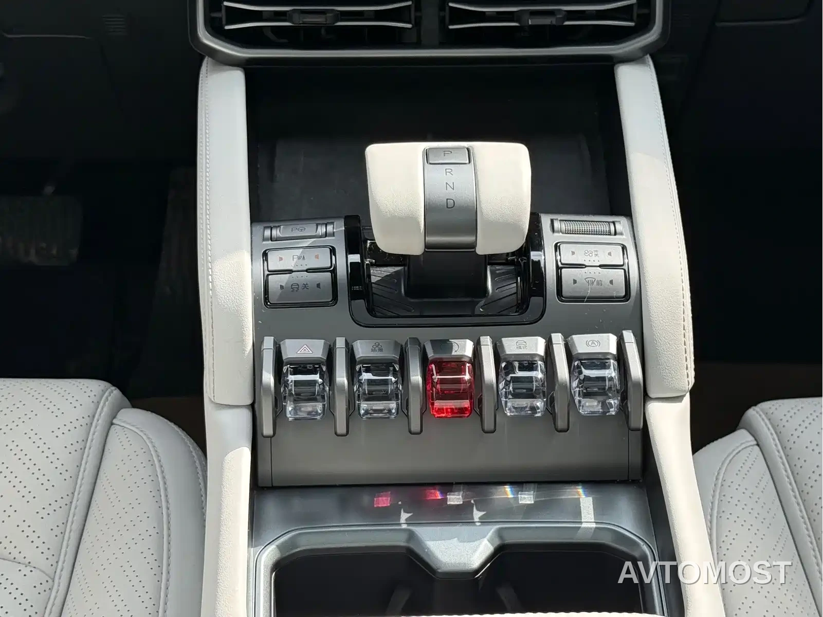 Fang Cheng Bao Titanium 3 2025 501KM RWD Smart Drive Max — фото 12
