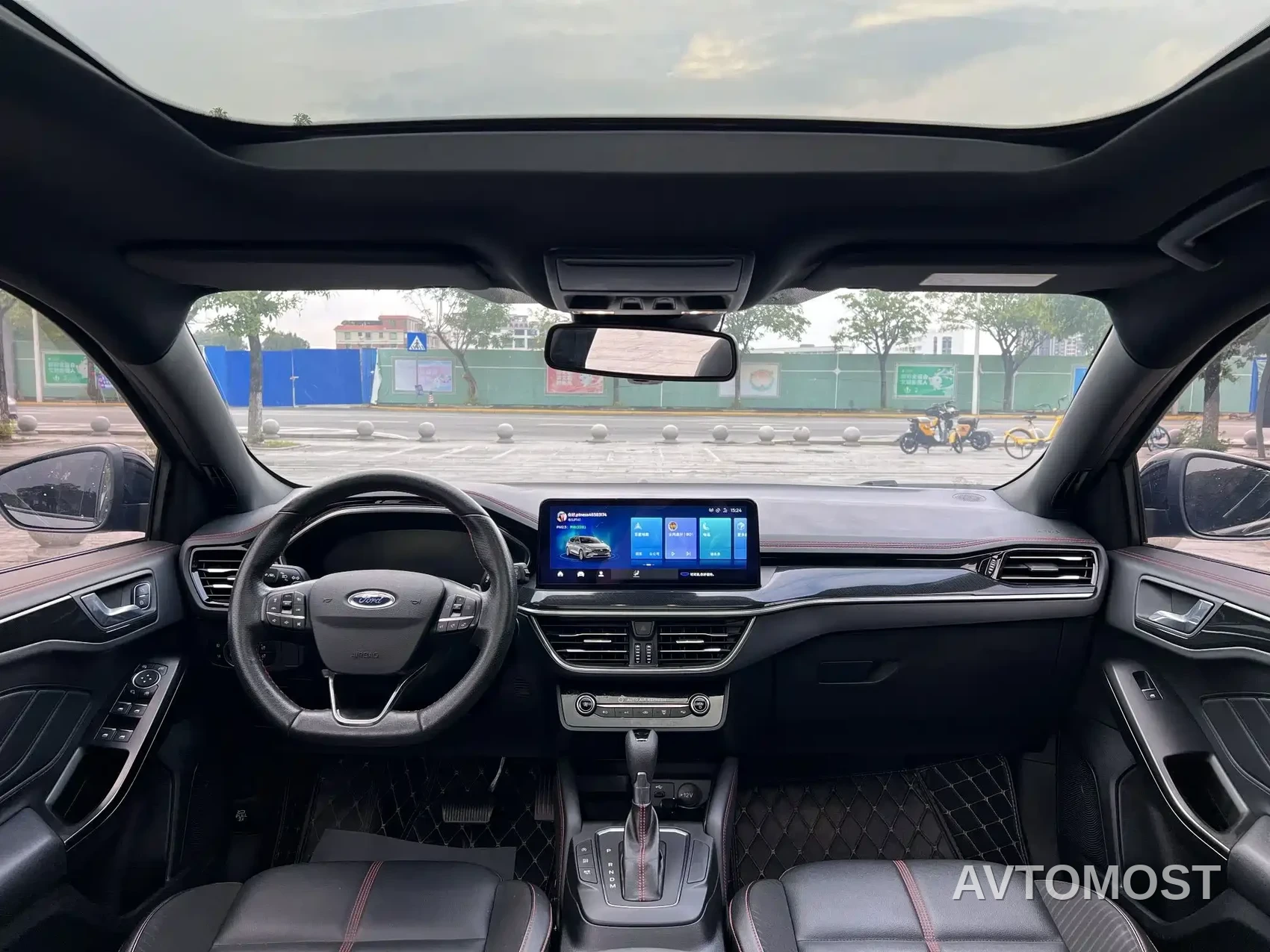 Ford Focus 2022 Hatchback EcoBoost 180 Automatic ST Line — фото 10