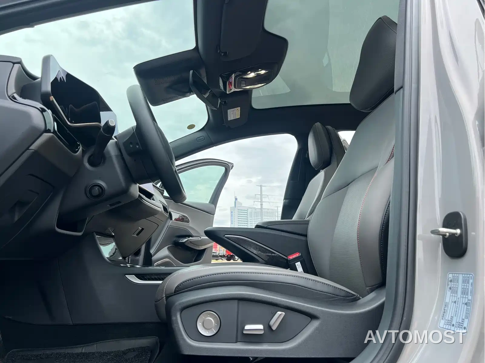 Hongqi EH7 2025 640 AWD Smart Selection Edition — фото 4
