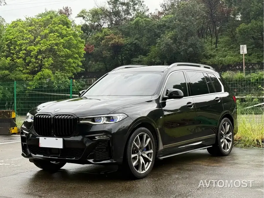 BMW X7 2022 xDrive M50i