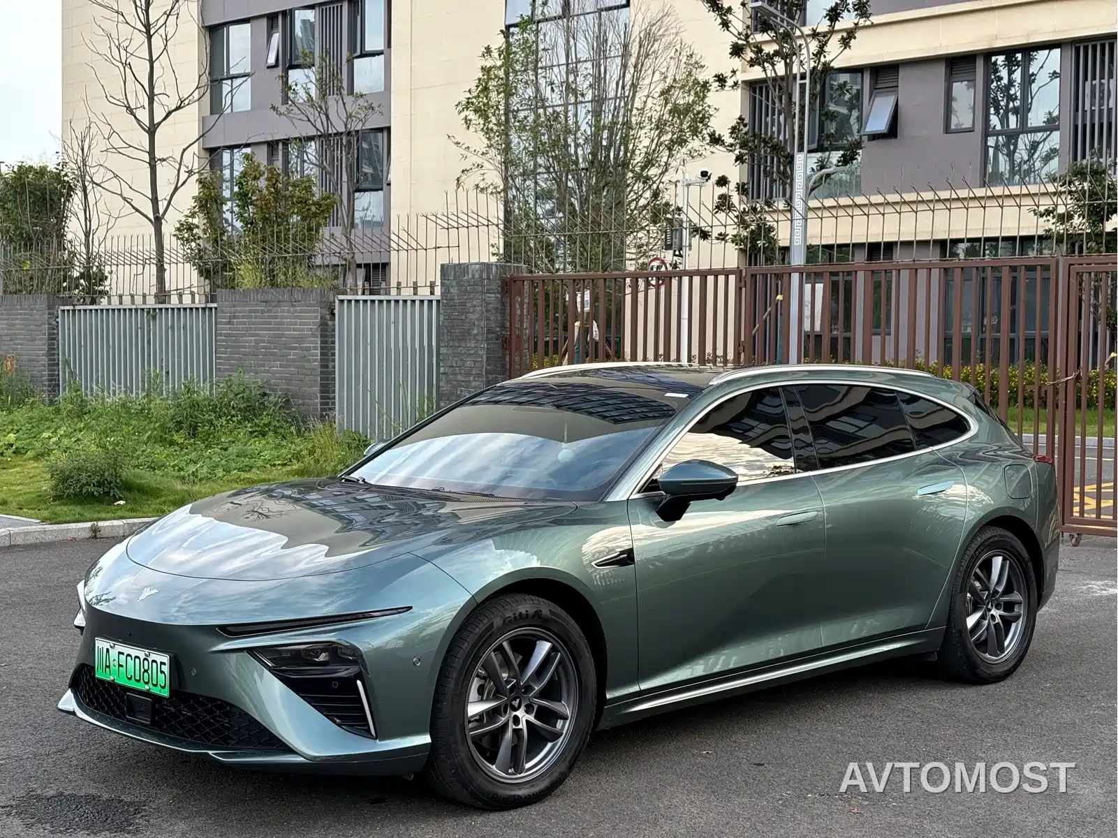 Nezha S Shooting Brake 2024 Model Range Extender 300 Standard — фото 1